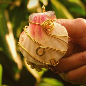Natural Scallop Shell Pendant Gold Edge Real Seashell Necklace Charm Ocean Jewelry Beach Pendant Handmade Boho Coastal Gift for Her