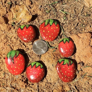 Pietre dipinte a forma di fragola realistica di medie dimensioni / Regali unici per il giardino / Decorazioni per patio e vasi per piante