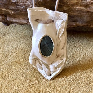 Labradorite & Leather Pod Heaven Speak This Wisdom Pod is made out of creamy white deer skin leather and contains a Labradorite cabochon. image 3