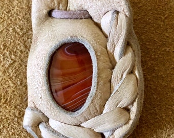 Banded Agate and Leather Pod- Shifting Sands...this Wisdom Pod features creamy white leather and a beautiful Orange Banded Agate.