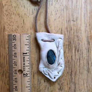 Labradorite & Leather Pod Heaven Speak This Wisdom Pod is made out of creamy white deer skin leather and contains a Labradorite cabochon. image 6