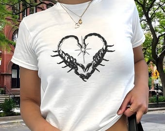 Scorpion Heart Design Baby Tee, Y2K Women's Fitted Tee, Retro 90s Top, Trendy Y2K Fashion Crop Top, Y2K Clothing, Stylish Vintage Shirt
