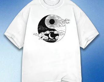 Yin Yang Sun and Moon Graphic T-Shirt, Aesthetic Yin Yang T-Shirt, Sun and Moon Yin Yang Shirt, Unisex Vintage Japanese Tee, Comfort Colors