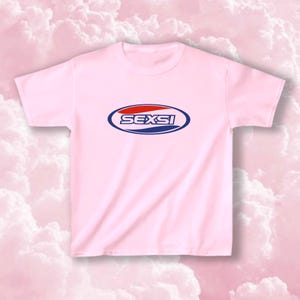 Cool Graphic Tee, Retro Logo T-shirt, Vintage Inspired Shirt, Unisex Casual Top, Streetwear Tee, Trendy Graphic T-shirt