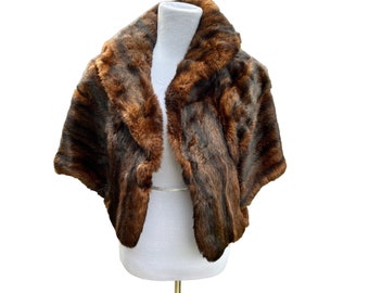 Beaver Fur Brown Capelet cape wrap stole 50s / 60s Glam Hollywood Pinup pockets