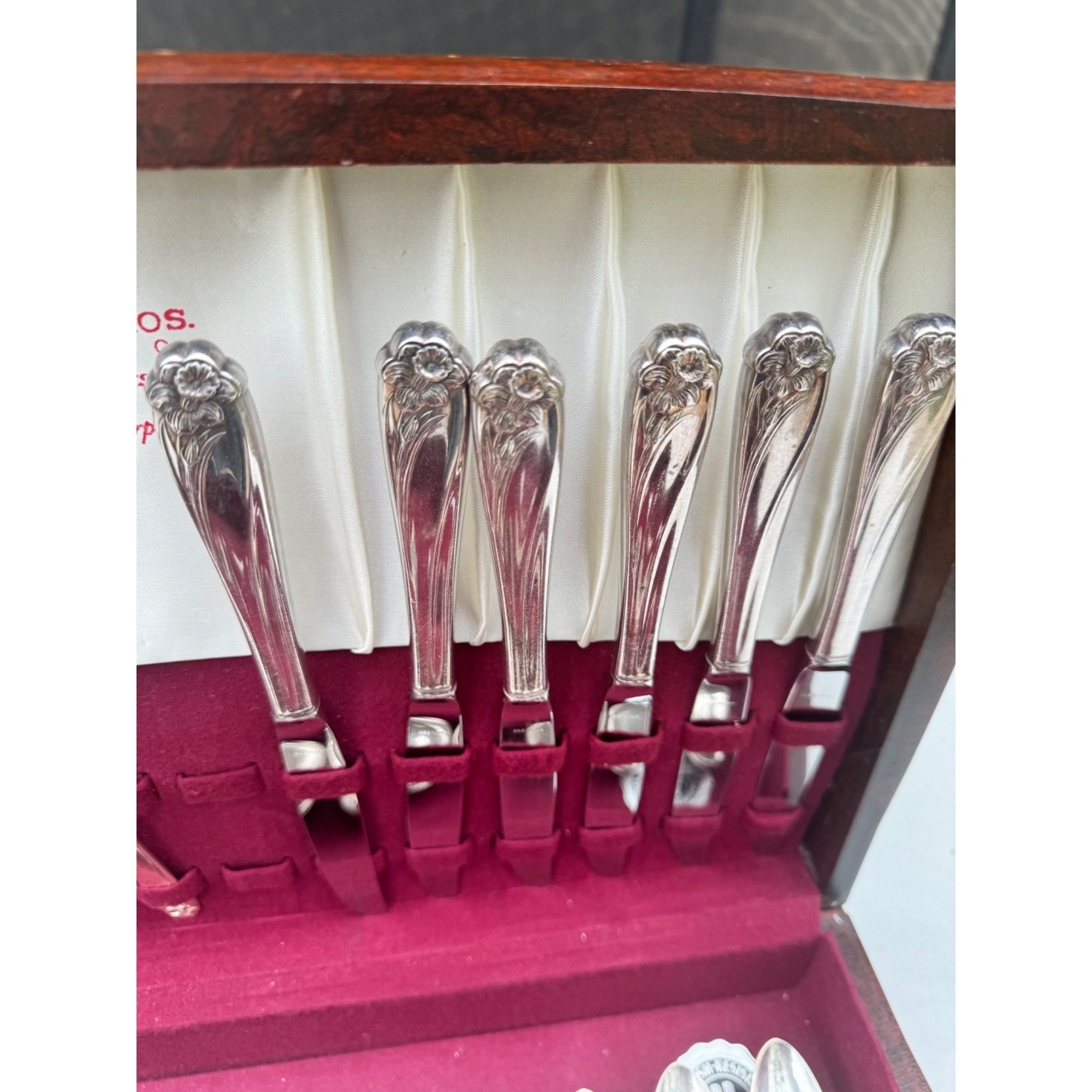 Vintage 1847 Rogers Bros Daffodil Silverware Flatware 72