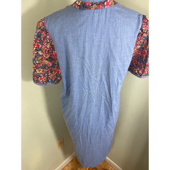 Vintage housecoat house dress chambray with flowe… - image 2