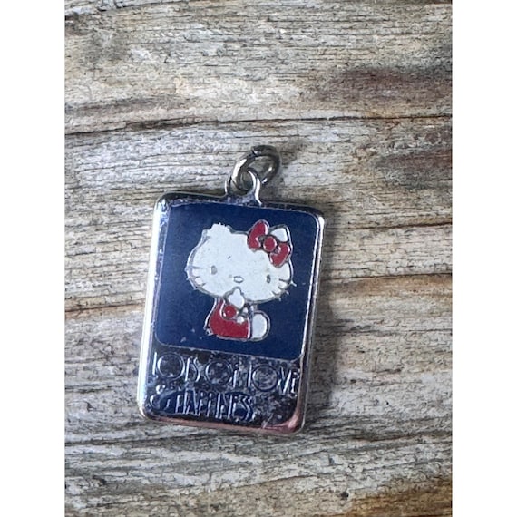 Hello Kitty Charm Lots of Love and Happiness 1976 - Gem
