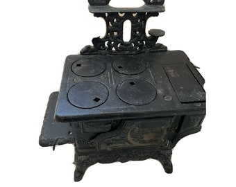 Vintage Black Cast Iron Crescent Stove Salesman Sample Children's Toy Antique