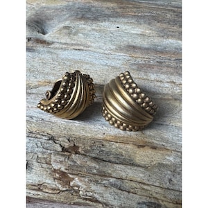Oscar De La Renta Vintage Clip On Earrings Gold Tone Matte