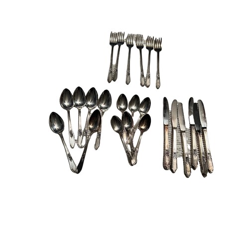 Vintage 24 Piece Manor Plate Triple Circa 1933 Silverware Silver Plate