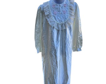 Llise Stevens Vintage Brushed Back Satin Long Nightgown Embroidered Lace Collar & Floral Detail New