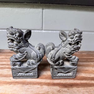 Pair Of Hand Carved Stone Foo Dog Statues Chinese Guardian Lions Intricate Details  Collectible Home Decor