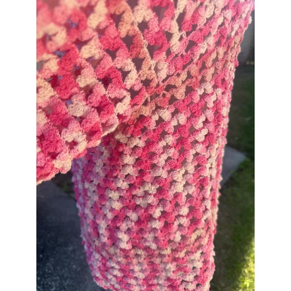 Vintage Women's Handmade Pink Crochet Doily Scall… - image 3