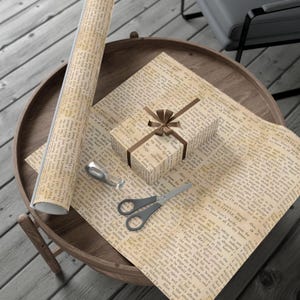 Boekpagina's inpakpapier leesgrage cadeaupapier vintage boek bladen patroon voor lezers fantasie romantiek en esthetische geschenken afbeelding 3