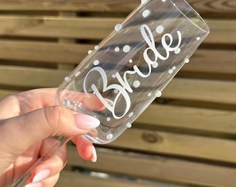 Bride Champagne Flute with Pearls | Wedding Day / Morning | Prosecco Glass | Mrs | Hen Do Accessories | Party |