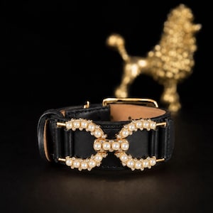 Collier de luxe pour chien en cuir noir avec nœud en perles - Accessoire glamour pour petit chien