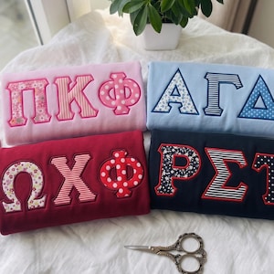 Custom Greek Letter Sweatshirt Floral Applique Sorority Shirt Big Little Gift Bid Day Crewneck Personalized Fraternity Apparel