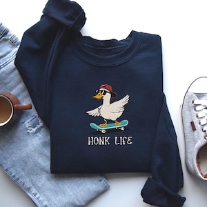 Felpa con oca ricamata e skateboard, maglione con oca, felpa con oca carina, felpa con animali, maglietta con skateboard, maglietta con oca buffa
