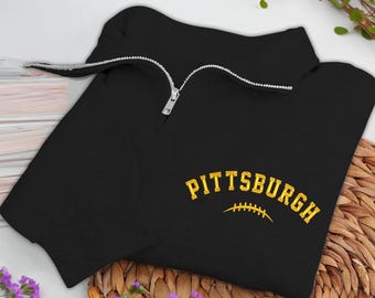 Felpa con cerniera a un quarto ricamata della squadra di football di Pittsburgh: comoda felpa per il giorno della partita