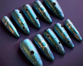 Kosmisches Ritual | Benutzerdefinierte Press-On-Nagel-Set | Galaxy Chrom Strass Katzenauge silber