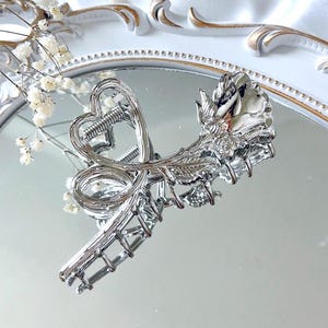 Handmade Silver Rose Hair Claw Clip – Elegant Floral Metal Hair Accessory