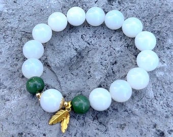 Pulsera de jade blanco con jade verde: joyería artesanal de cuentas para la prosperidad y la armonía