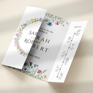 Modelo de convite de casamento com dobradura de flores silvestres, convite de casamento com dobradura de flores silvestres, cartão com detalhes do casamento, cartão com código QR para confirmação de presença de casamento, Canva