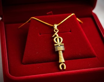 Collar con colgante de amuleto egipcio Ankh Djed Was, símbolo sagrado.