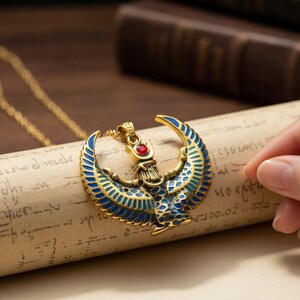 Collar grande con la imagen de Isis alada, colgante de oro con turquesa y ágata roja de la diosa egipcia, amuleto de protección sagrada. imagen 4