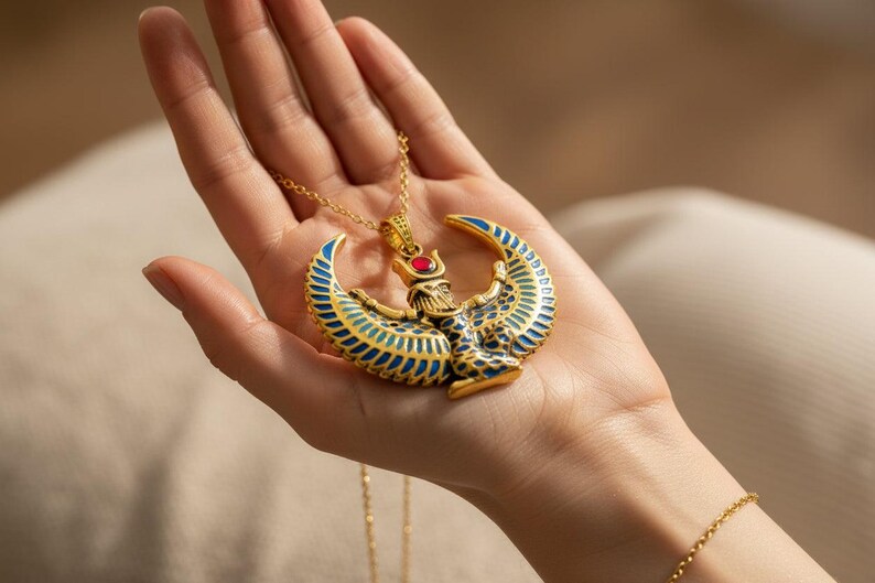 Collar grande con la imagen de Isis alada, colgante de oro con turquesa y ágata roja de la diosa egipcia, amuleto de protección sagrada. imagen 5