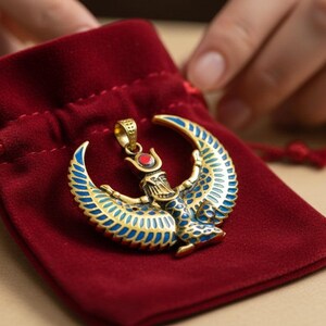 Collar grande con la imagen de Isis alada, colgante de oro con turquesa y ágata roja de la diosa egipcia, amuleto de protección sagrada. imagen 8