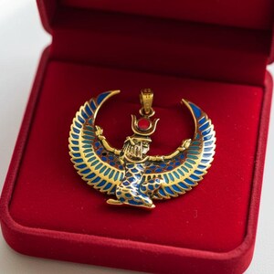 Collar grande con la imagen de Isis alada, colgante de oro con turquesa y ágata roja de la diosa egipcia, amuleto de protección sagrada. imagen 11