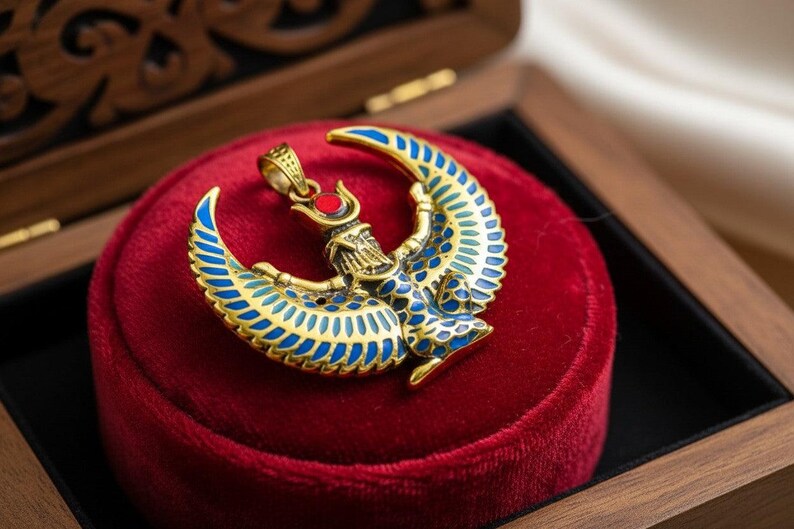 Collar grande con la imagen de Isis alada, colgante de oro con turquesa y ágata roja de la diosa egipcia, amuleto de protección sagrada. imagen 3