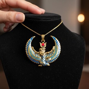 Collar grande con la imagen de Isis alada, colgante de oro con turquesa y ágata roja de la diosa egipcia, amuleto de protección sagrada. imagen 15