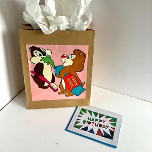 Sacola de presente e cartão comemorativo de história em quadrinhos Chip e Dale