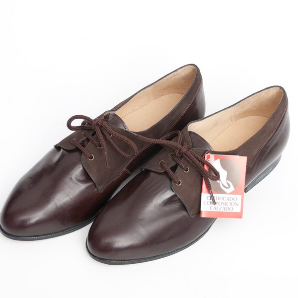 Size 9 Brown Oxfords Shoes laced up flats Dead Stock Vintage