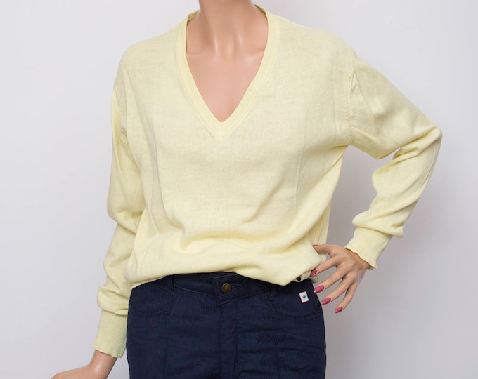 Sweater NOS vintage yellow Vneck sweater