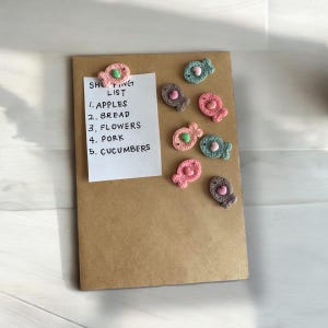 Assorted color knit fish Push Pins, Thumb Tacks | Decorative Push Pins for Office, Home, Craft | Fun Pushpins for Bulletin Boards & Wall Art
