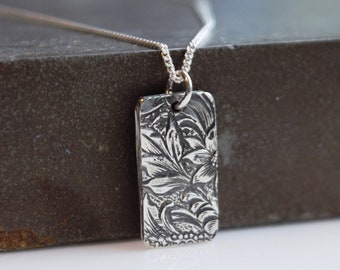 Floral Pendant Necklace in Sterling Silver, Simple Leaf Necklace, Botanical Necklace, Nature Jewelry, Flower Pendant