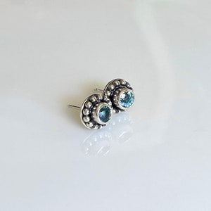 Boucles d'oreilles Sapphire Stud, Boucles d'oreilles Sterling Silver Stud, Pierre précieuse naturelle de saphir vert