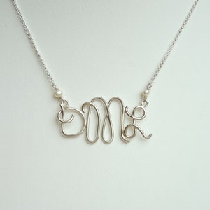 Monogram ketting, Monogram sieraden, met de hand gevormd sterling zilver, kerstcadeau, afstuderen verjaardag huwelijkscadeau voor haar