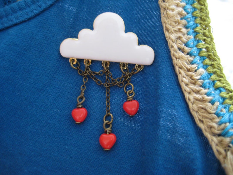 White cloud red hearts chandelier brooch pin J'aime la pluie image 5