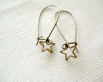 Simple brass star dangle earrings - Twinkle Twinkle