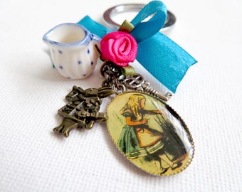 Alice in Wonderland inspired keyring / keychain - Wonderland Wanderings (Milk Jug)