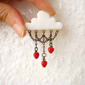 White cloud red hearts chandelier brooch pin J'aime la pluie image 1