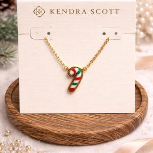 Kendra Scott Halsband med polkagrishänge i guld, Julsmycken, Högtidshalsband, Festlig present, Rött Grönt Vitt Halsband