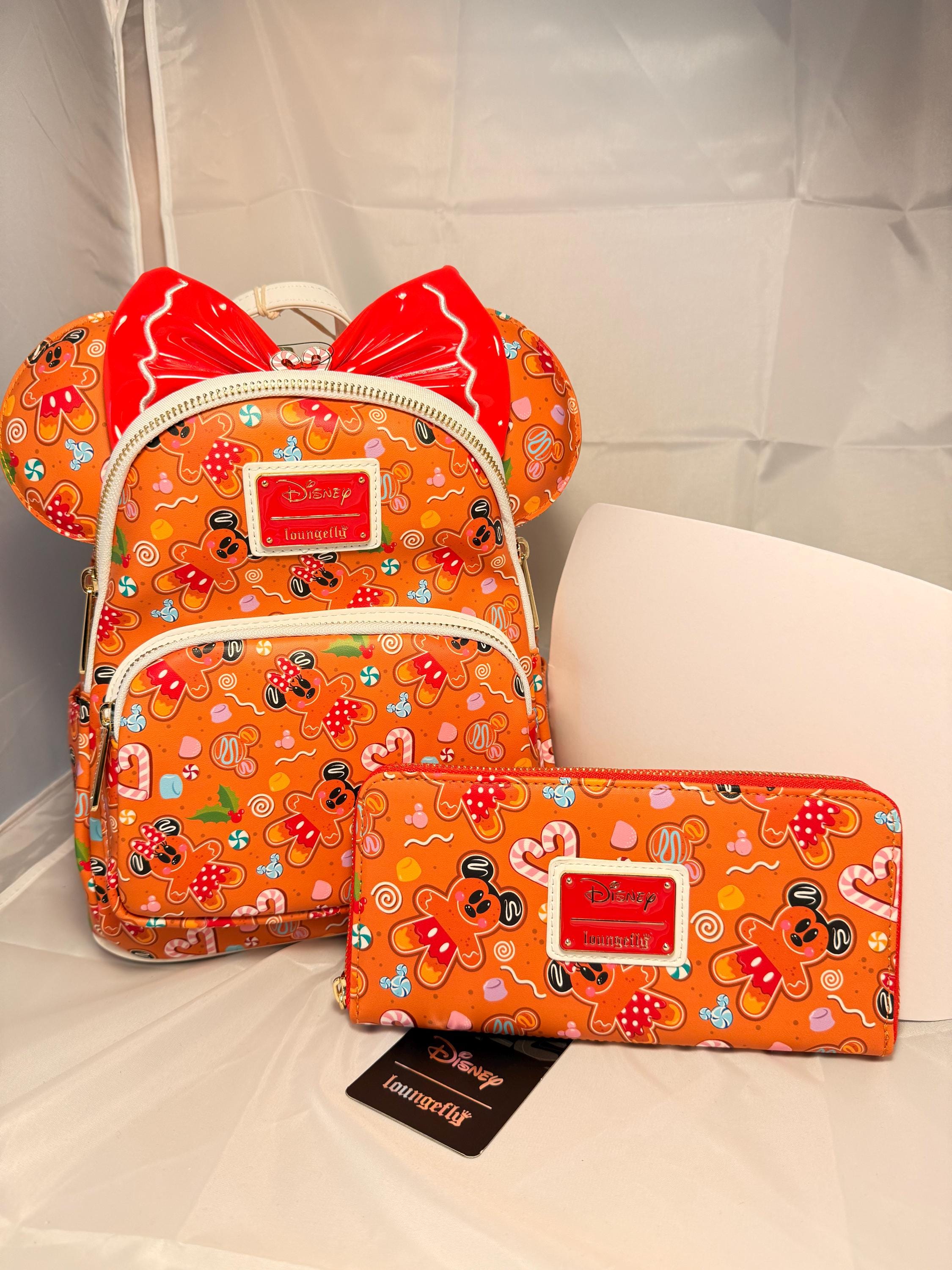 Hot Topic Minnie Mouse Holiday Loungefly Mini Backpack Minnie