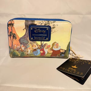 Cartera Loungefly Disney Blancanieves y los Siete Enanitos - Cartera con cremallera envolvente (Nuevo Producto)