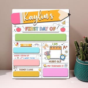 Erster Schultag Schild, Benutzerdefiniertes Schulschild, Zurück in der Schule Zeichen, Erster Tag des Kindergartens Zeichen, Erster und letzter Schultag Schild für Kind